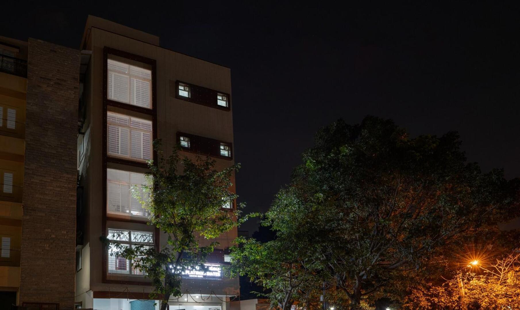 Hotel Royal Platinum Bangalore Exteriör bild