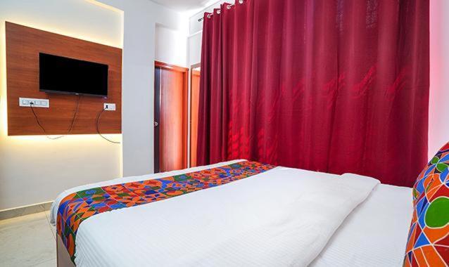 Hotel Royal Platinum Bangalore Exteriör bild