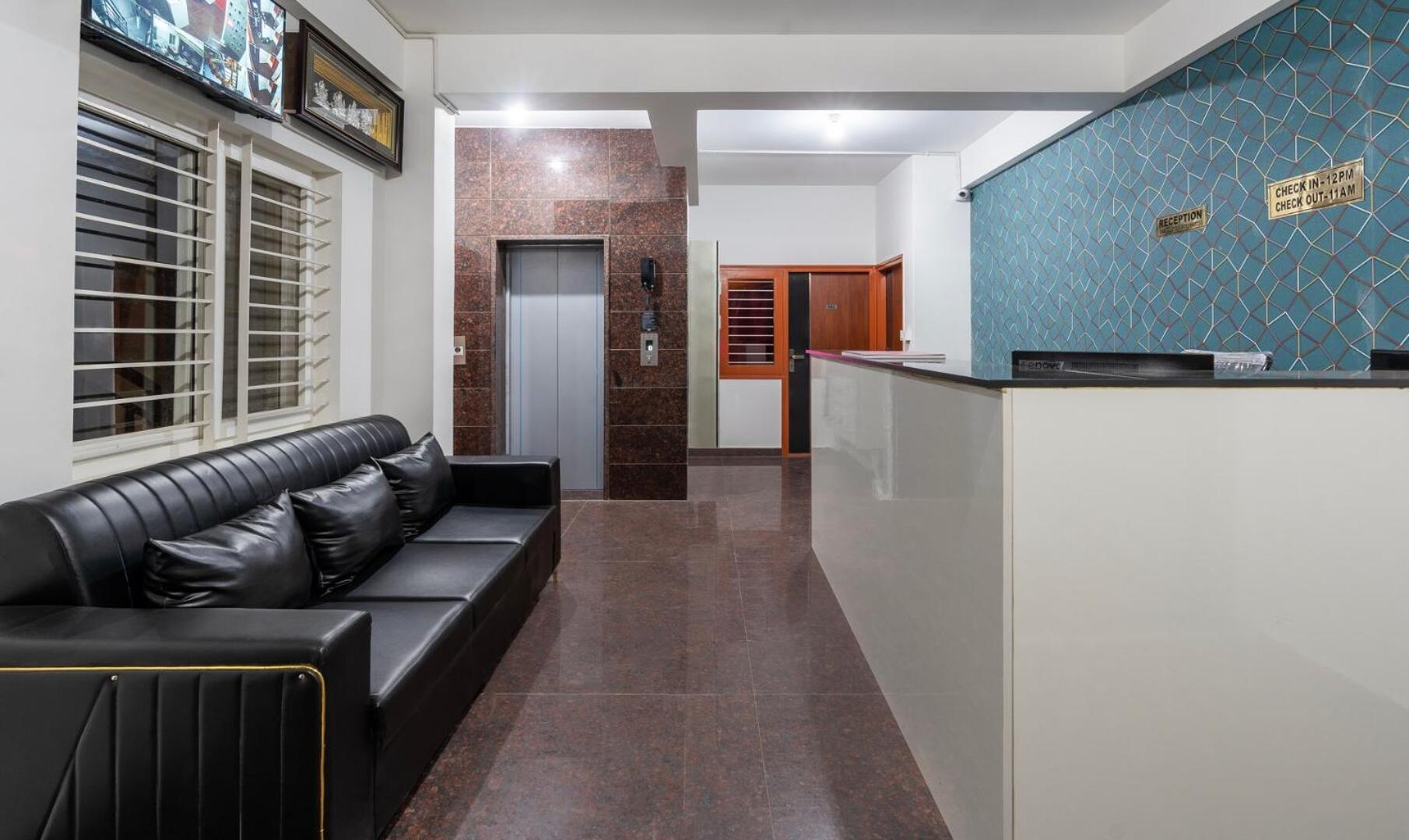 Hotel Royal Platinum Bangalore Exteriör bild