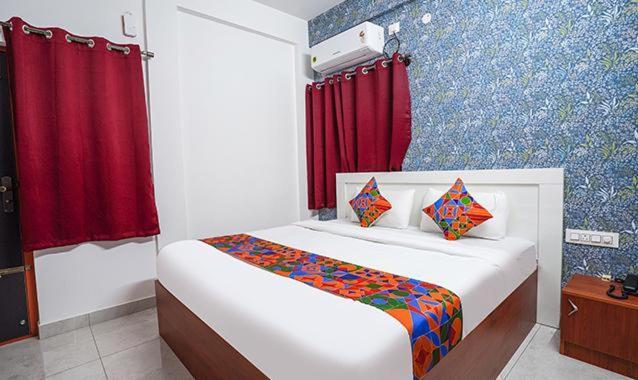 Hotel Royal Platinum Bangalore Exteriör bild