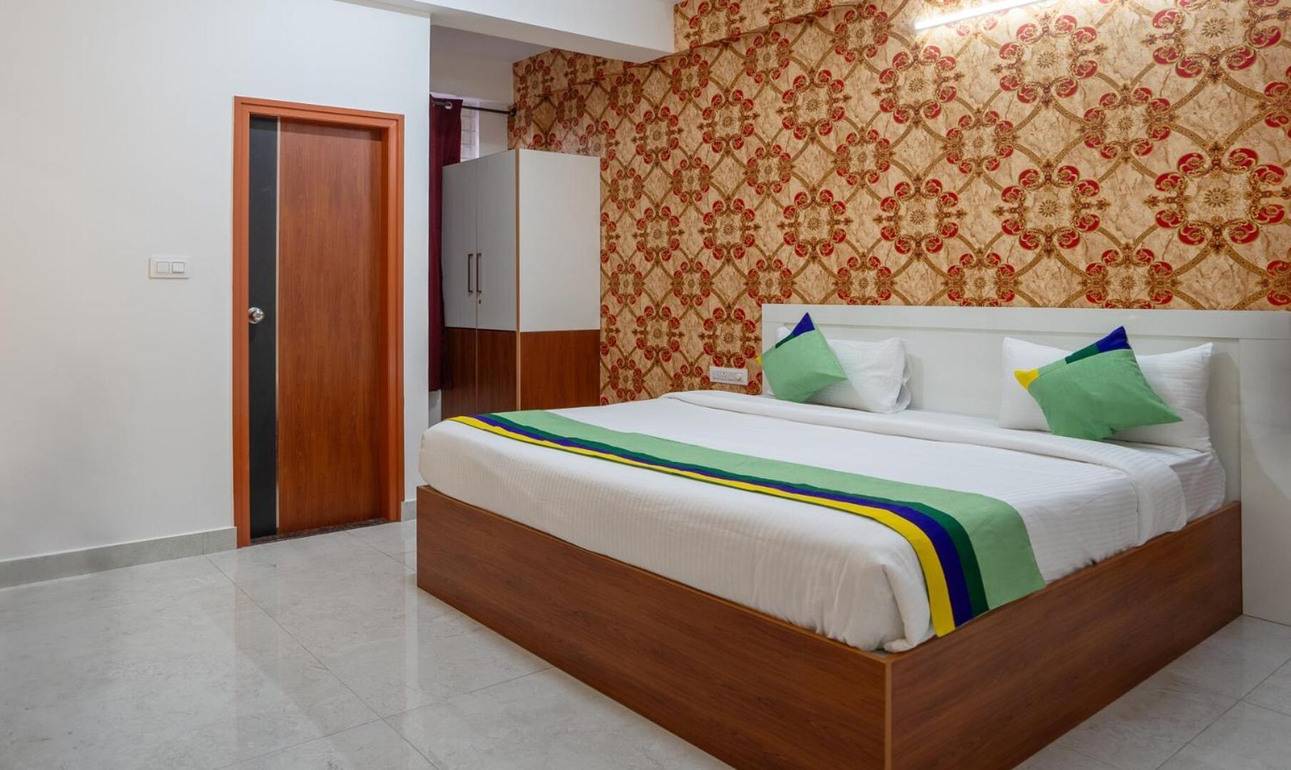 Hotel Royal Platinum Bangalore Exteriör bild