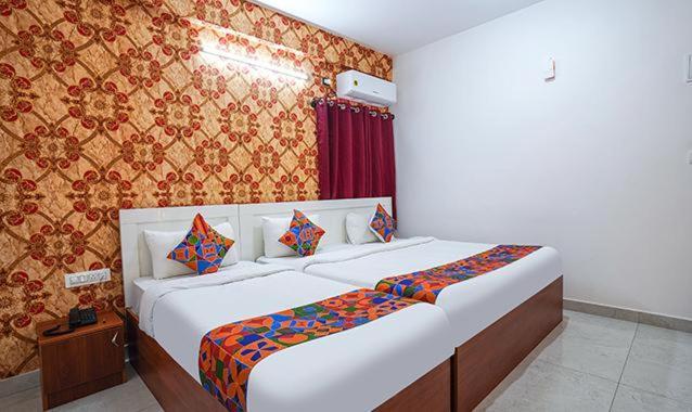 Hotel Royal Platinum Bangalore Exteriör bild